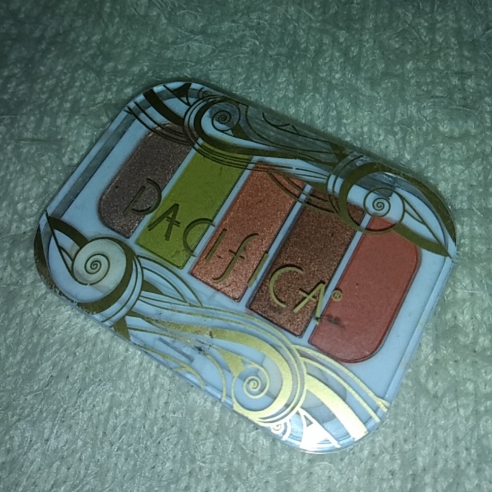 Pacifica Tomboy Vibe eyeshadow palette